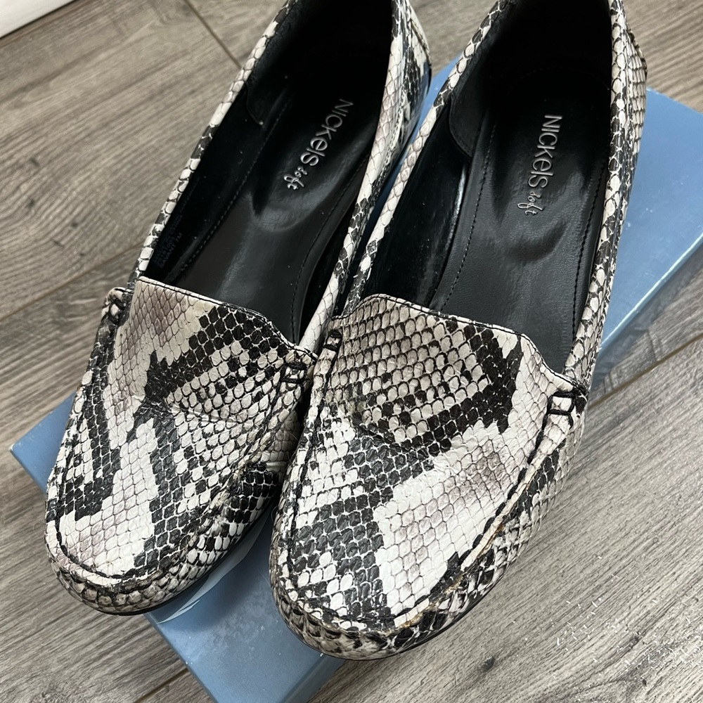 Nickels Soft Boa Print Loafers size 7